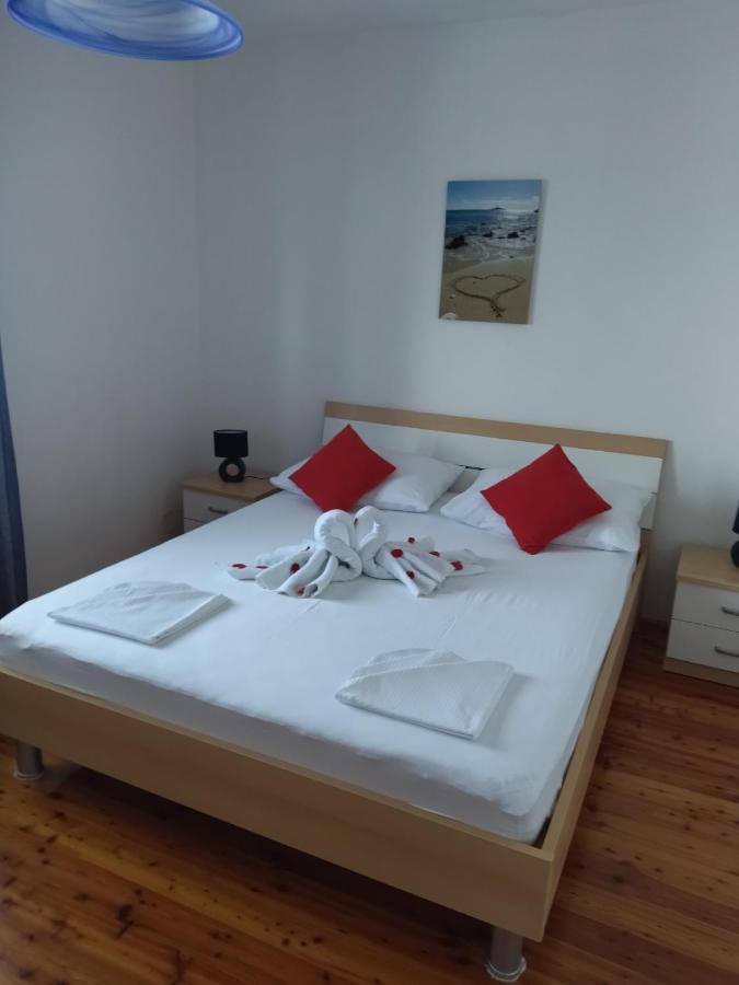 Apartments Marina Đảo Hvar Ngoại thất bức ảnh