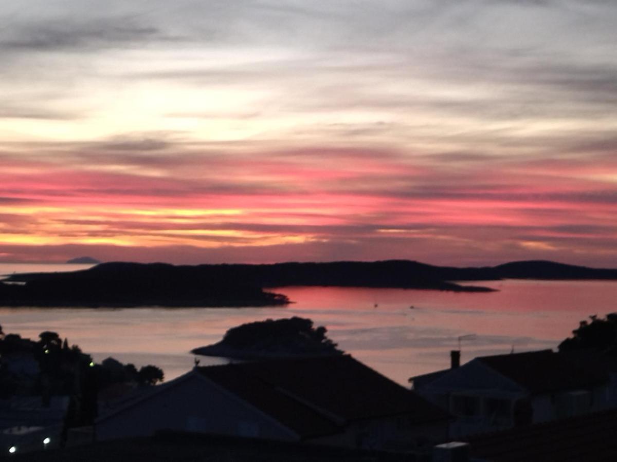 Apartments Marina Đảo Hvar Ngoại thất bức ảnh