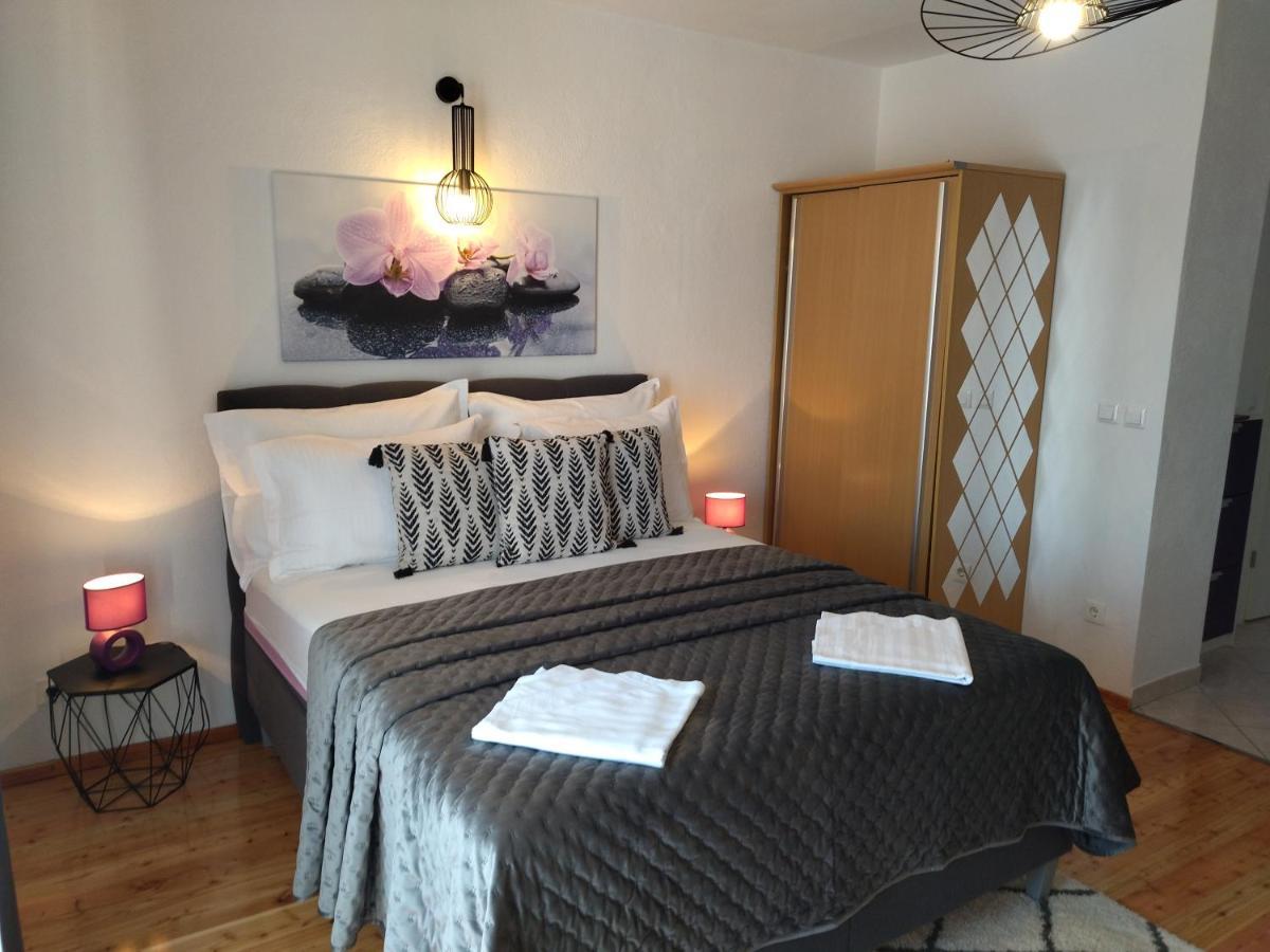 Apartments Marina Đảo Hvar Ngoại thất bức ảnh