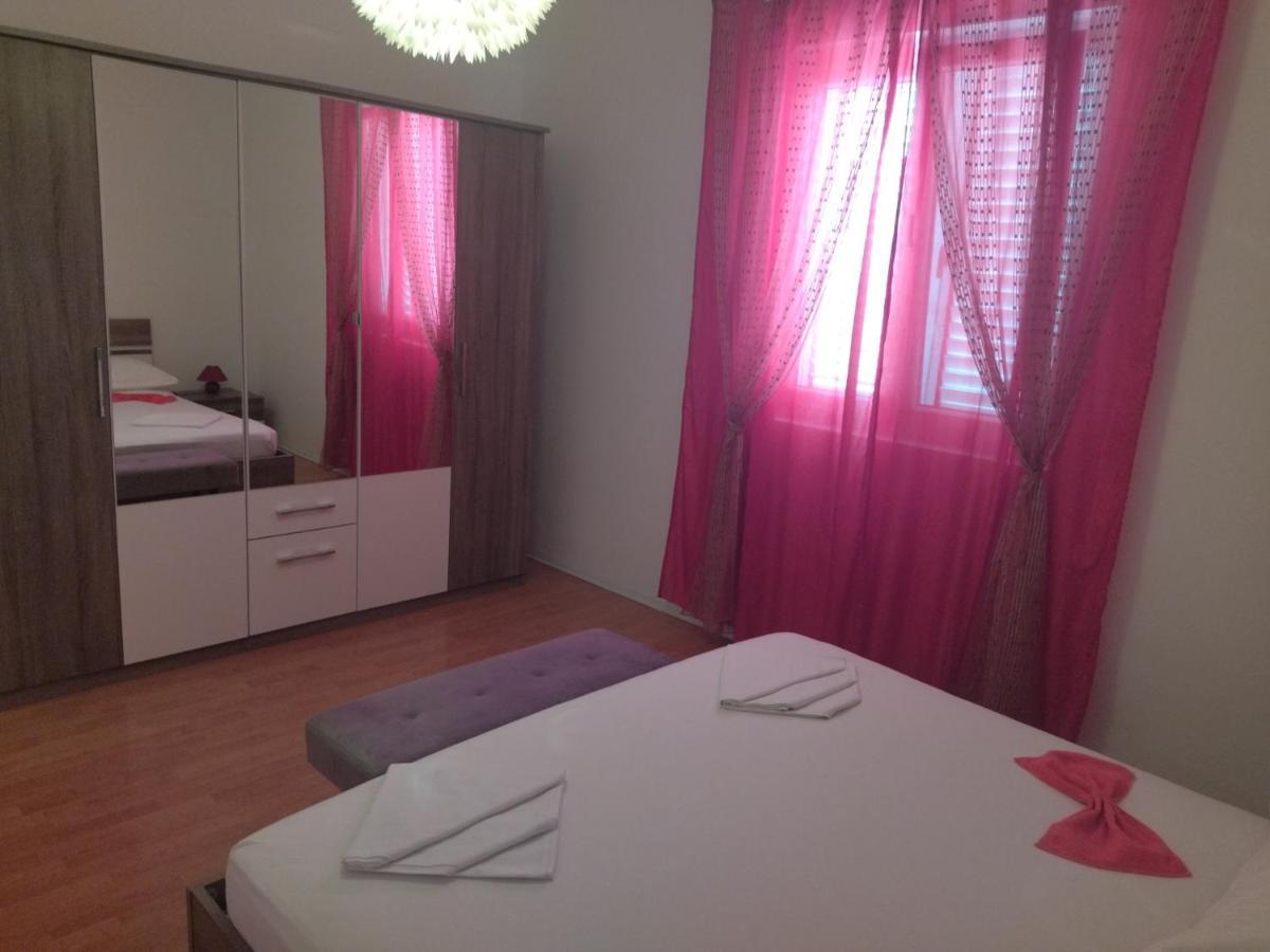Apartments Marina Đảo Hvar Ngoại thất bức ảnh