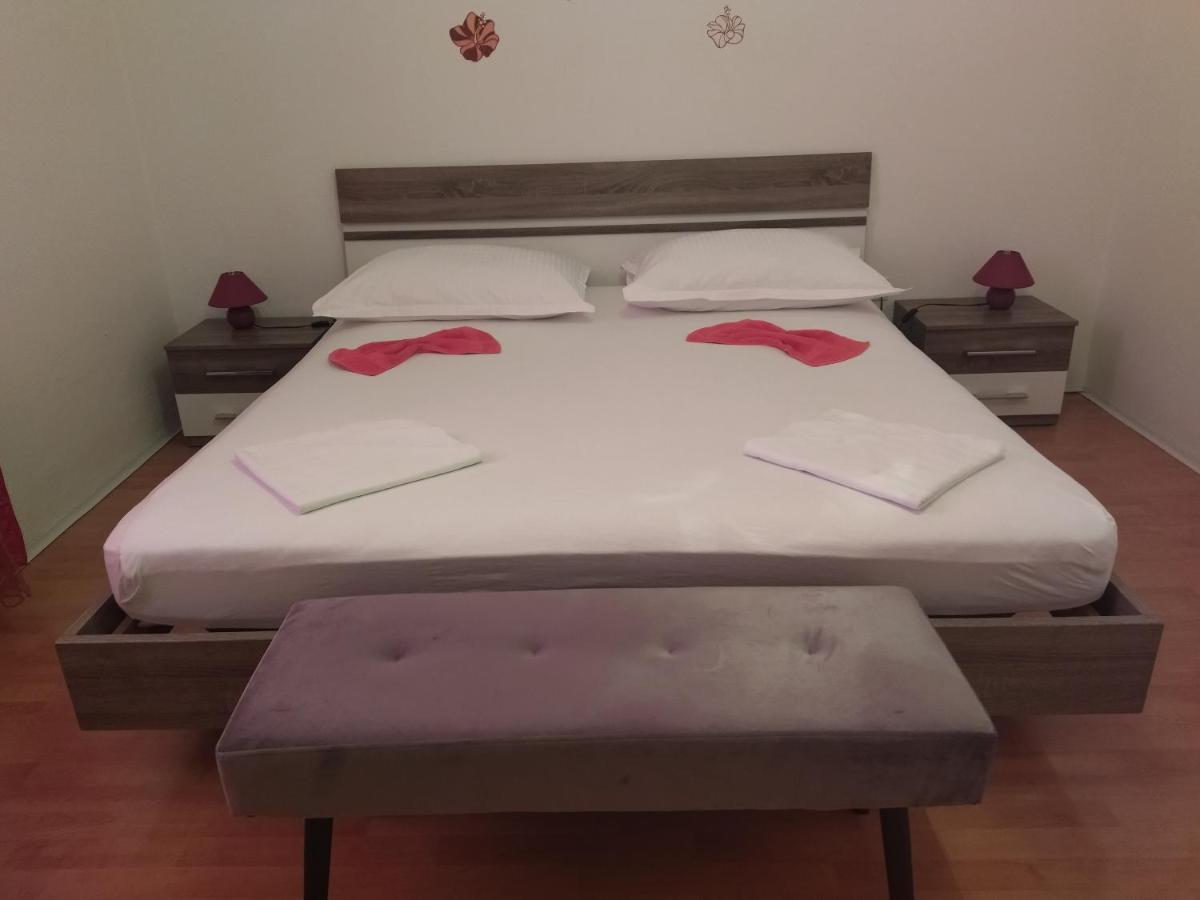 Apartments Marina Đảo Hvar Ngoại thất bức ảnh