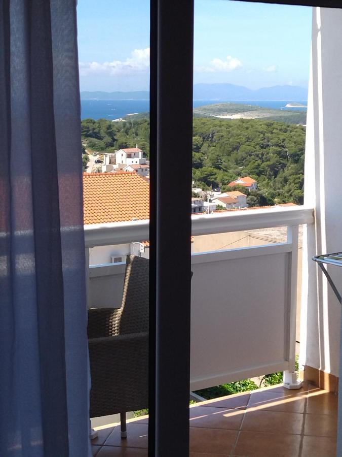 Apartments Marina Đảo Hvar Ngoại thất bức ảnh