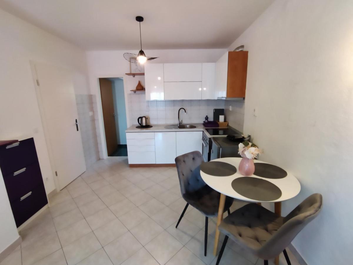Apartments Marina Đảo Hvar Ngoại thất bức ảnh