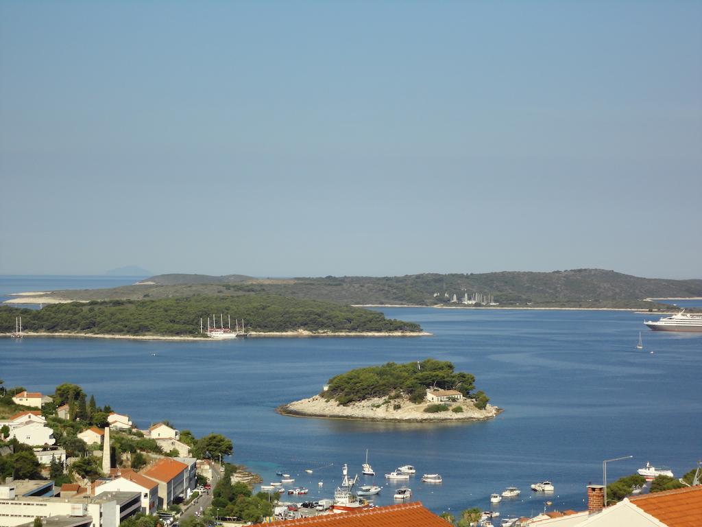 Apartments Marina Đảo Hvar Ngoại thất bức ảnh