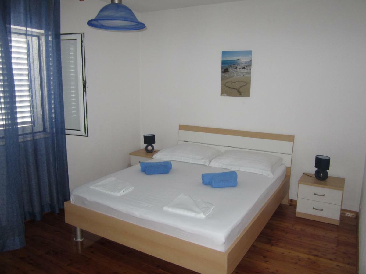 Apartments Marina Đảo Hvar Ngoại thất bức ảnh